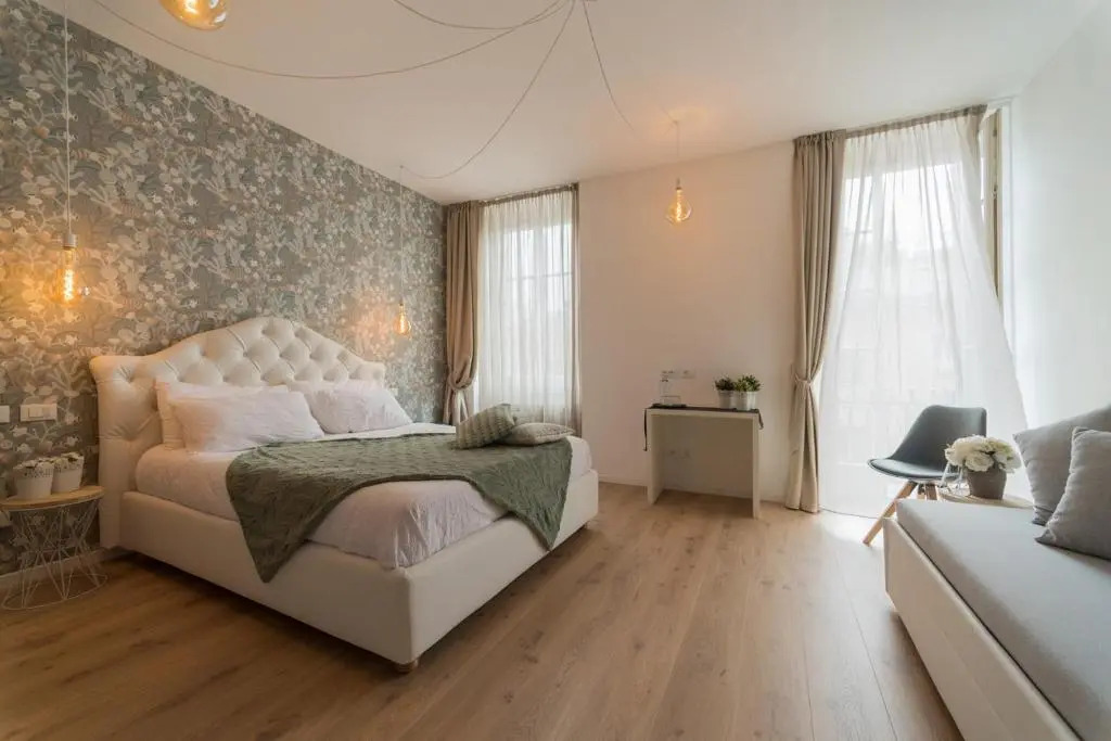 Lainez Rooms & Suites