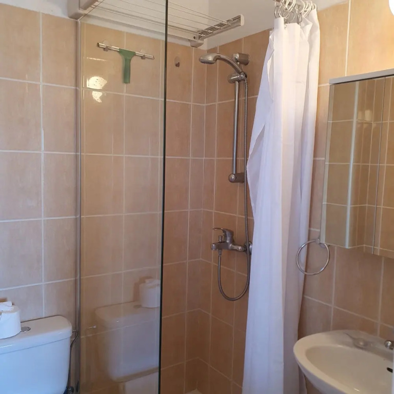 Studio/scenic Views/pool/air Con/near Attractions