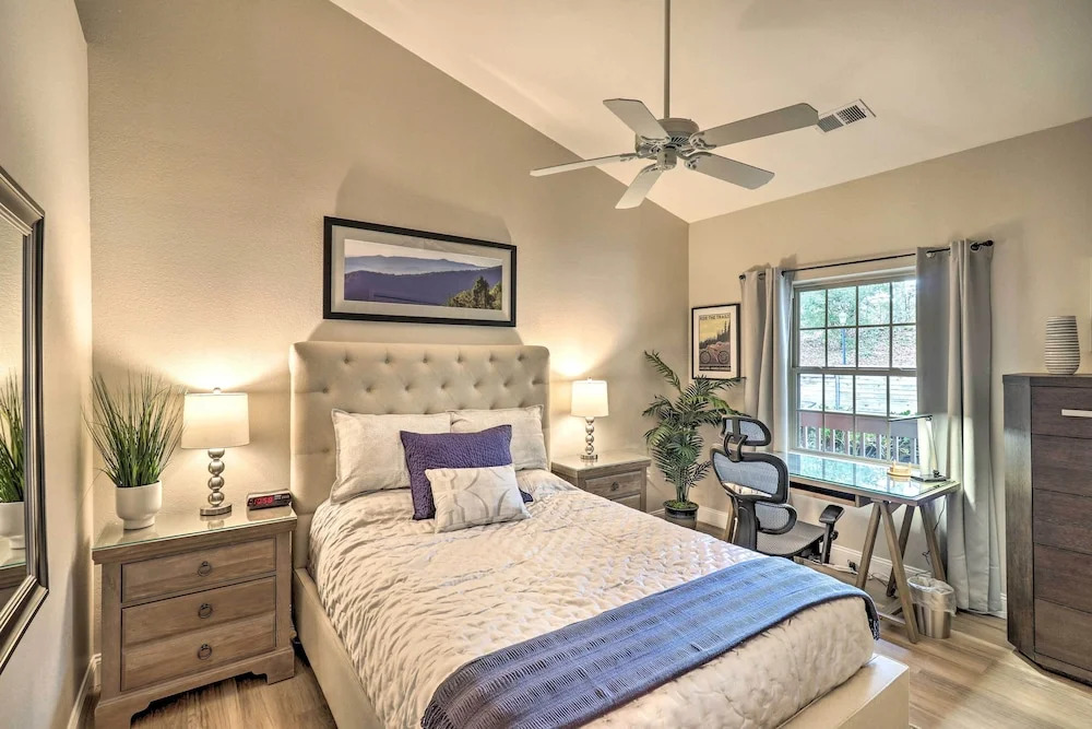 Indoor Pool & Golf Course Views: Lake Lure Condo!