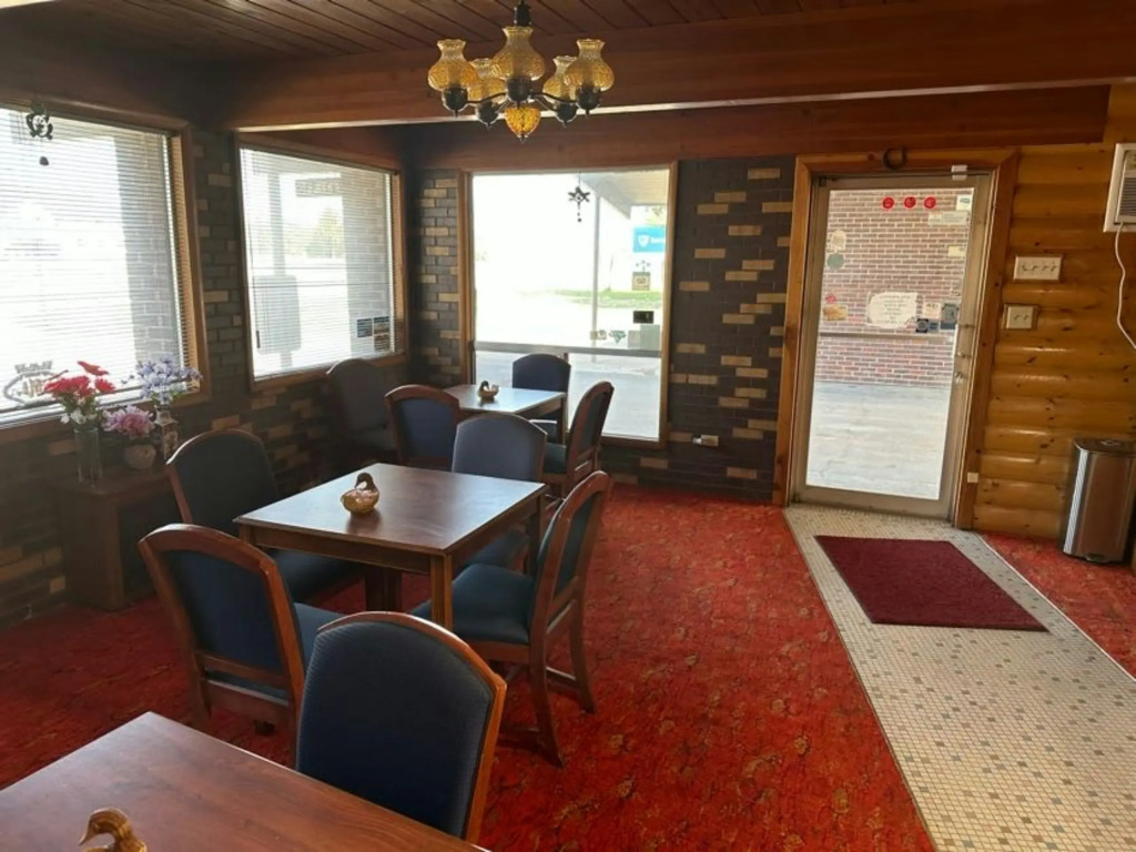 Love Hotels Western Holiday by OYO at Harlan Lake NE