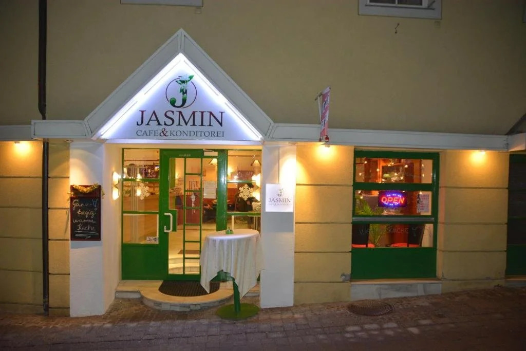 Jasmin Pension Central Location Shared Kitchen Pet Friendly