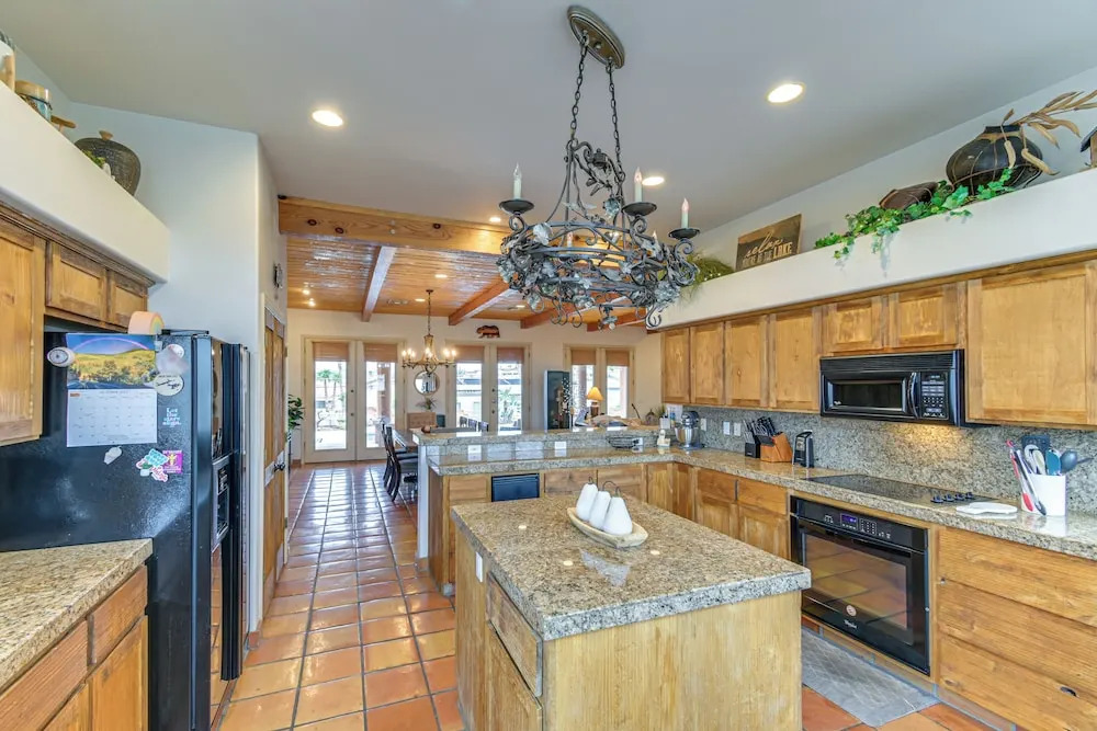 Private Pool, Spa, & Grills: Lake Havasu City Home
