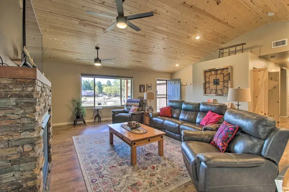 1 Mi to Rainbow Lake: Newly Built & Woodsy Retreat