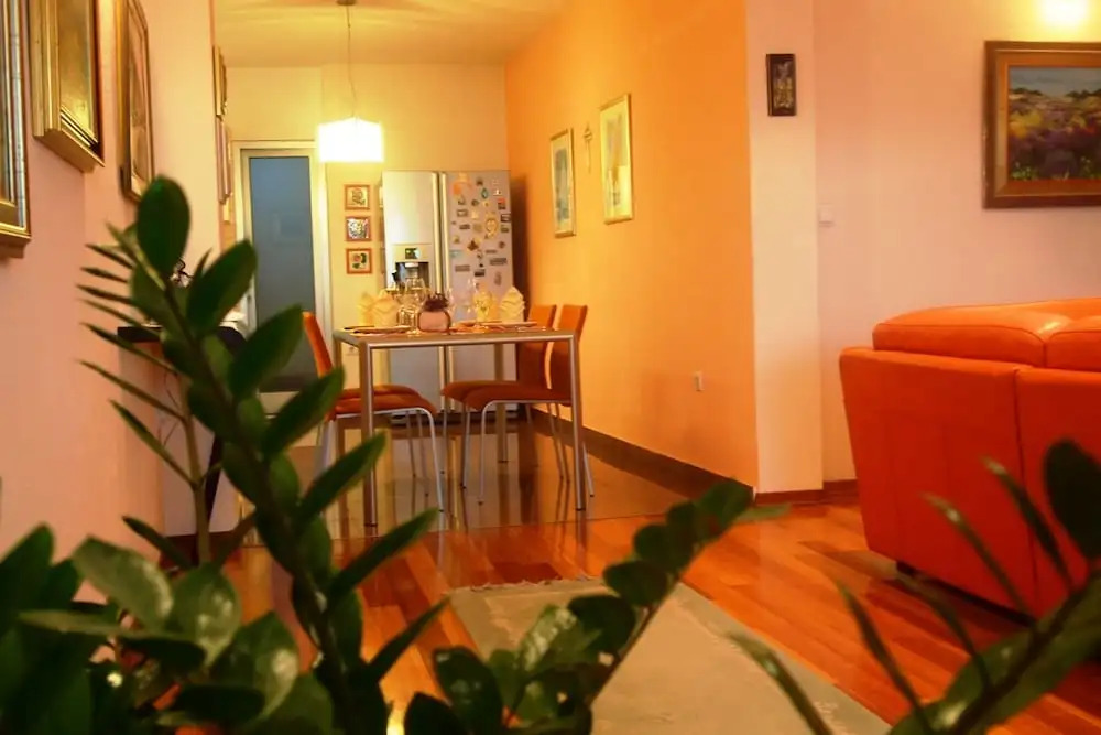 Apartments by the sea Makarska - 21425
