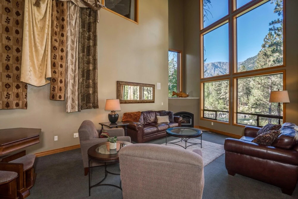 Riverside Lodge