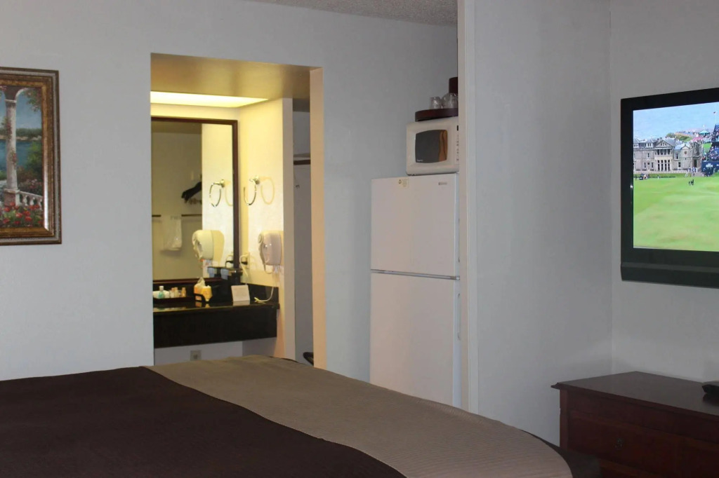 OCairns Inn and Suites