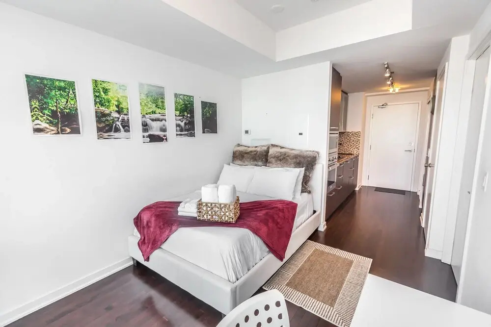 50+ Floor View of Lake-shore Executive Stay