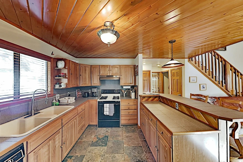 Incline Chalet Near Skiing, Hiking, Casino, and Restaurants home