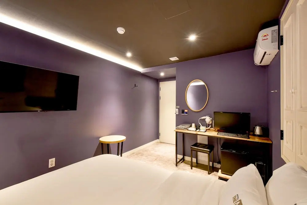 Y Motel