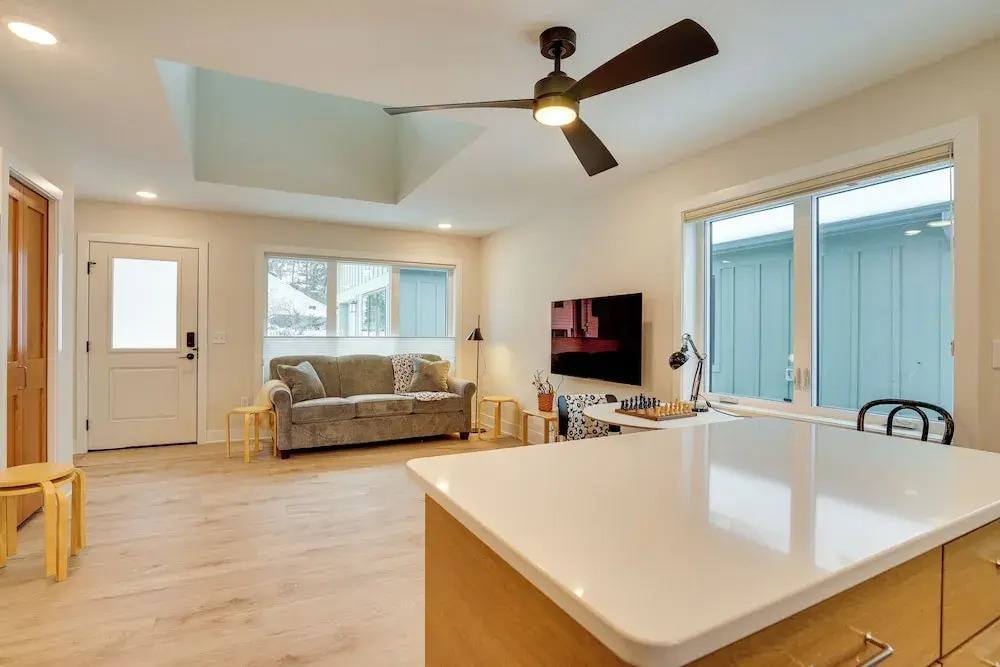 < 1 Mi to Carleton College: Wfh-friendly Apartment