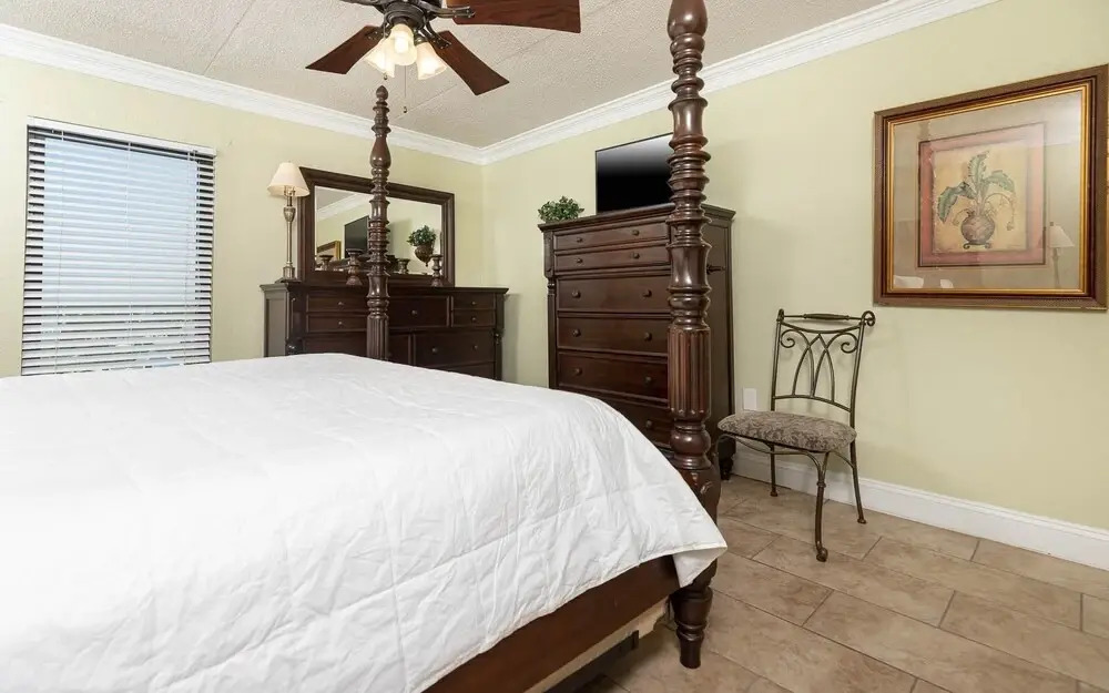 Island Winds East 811 3 Bedroom Condo