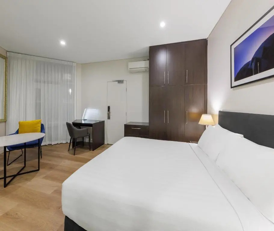 Oaks Melbourne on Collins Suites
