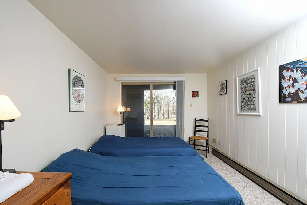 Four Hooppole South Condo B7 2 Bedroom Townhome