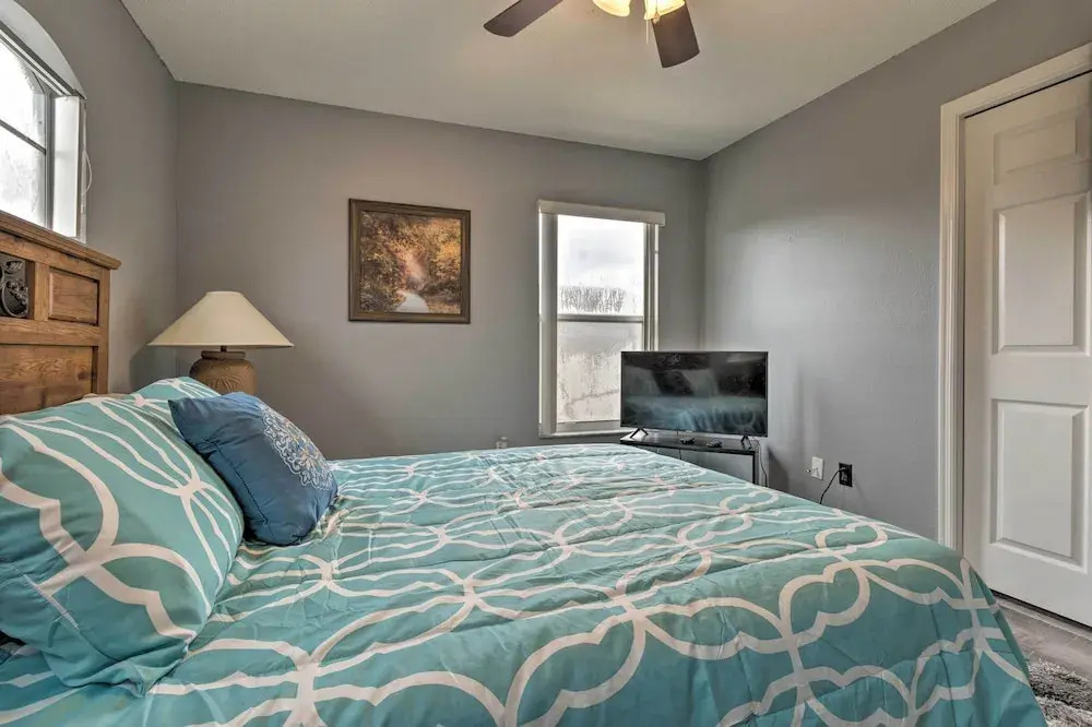 Orlando Area House Near Disney w/ Pool Deck!