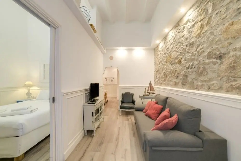 Stylish 1 Bed Apt w/ Terrace in Lesseps