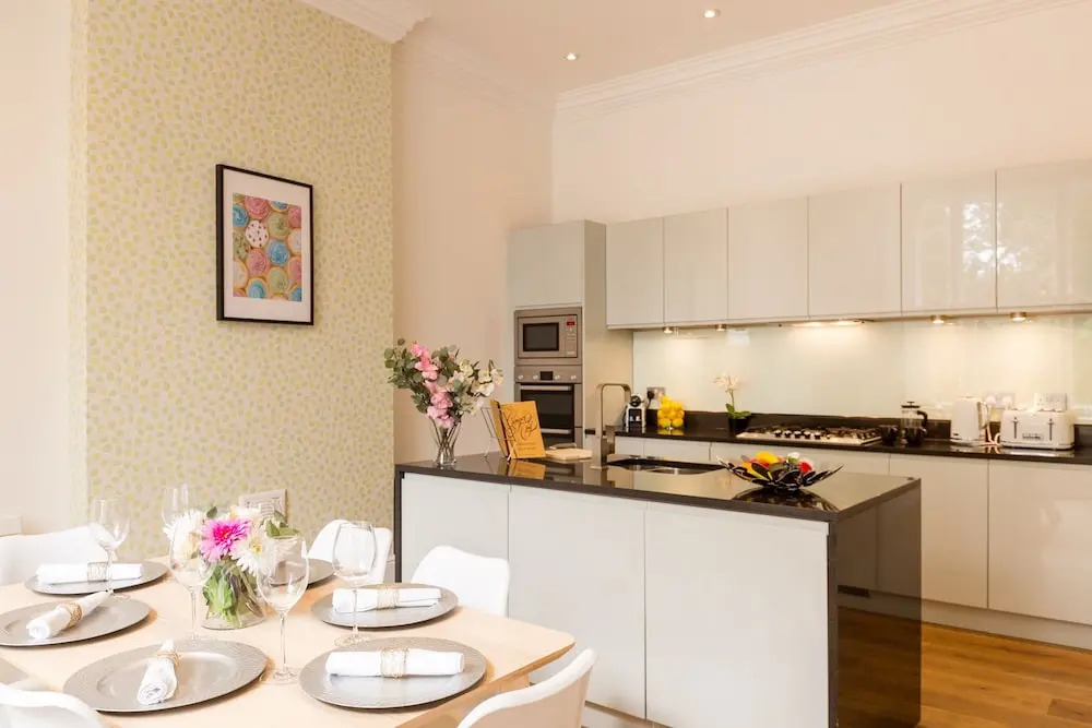 Urban Chic - Bayswater