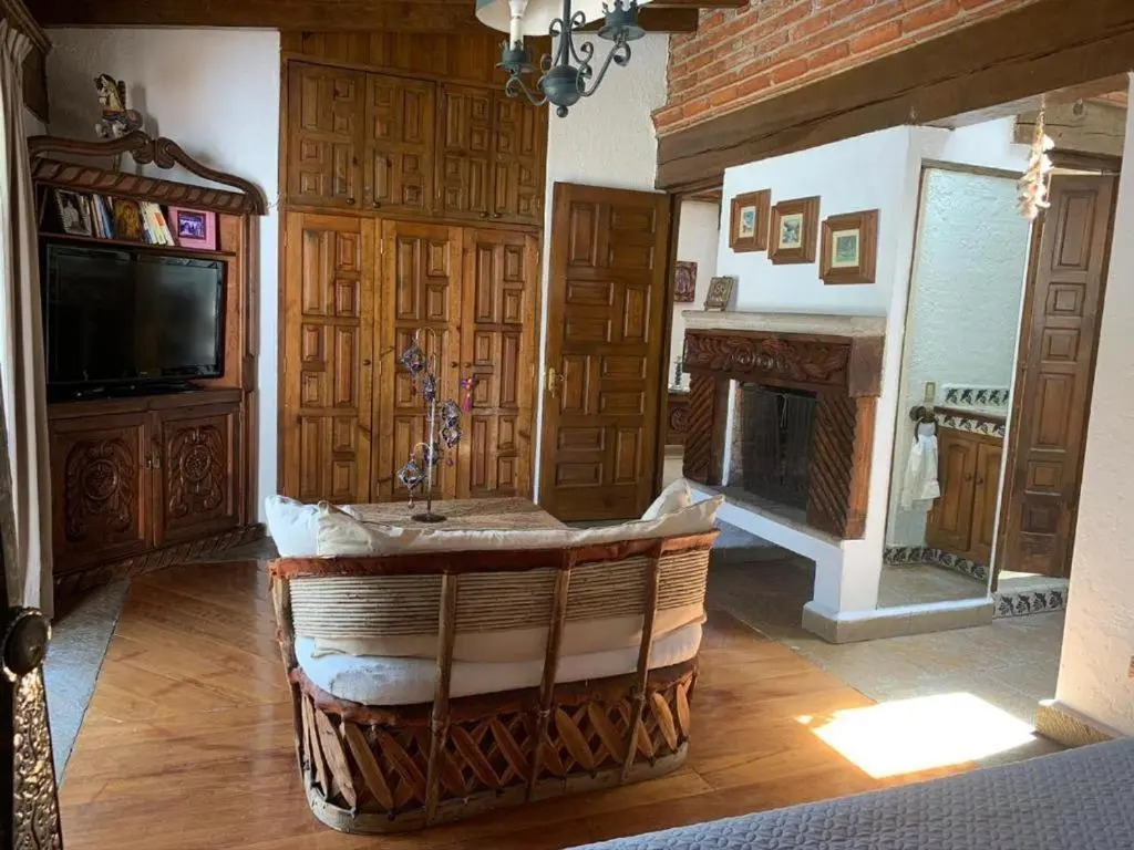 Rustic House With Excellent Finishes Very Comfortable
