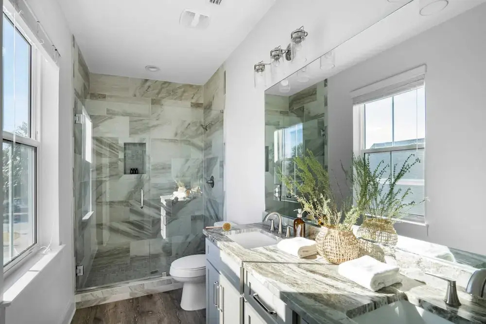 Lyle by Avantstay Chic Beach House w/ Pool & Hot Tub Walking Distance to Ocean