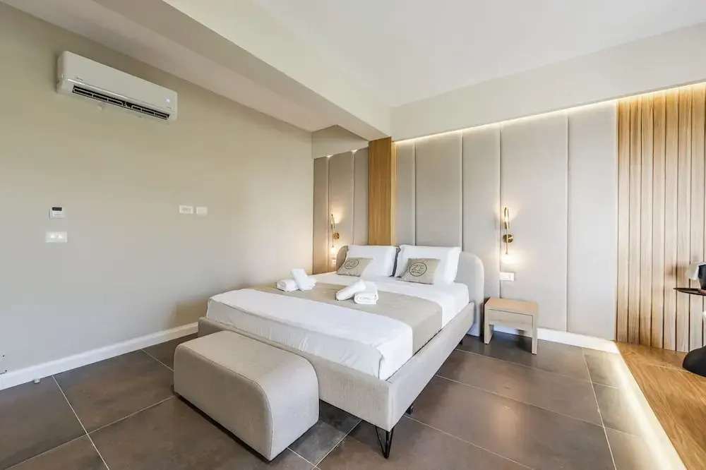 Zoe's Villa 201