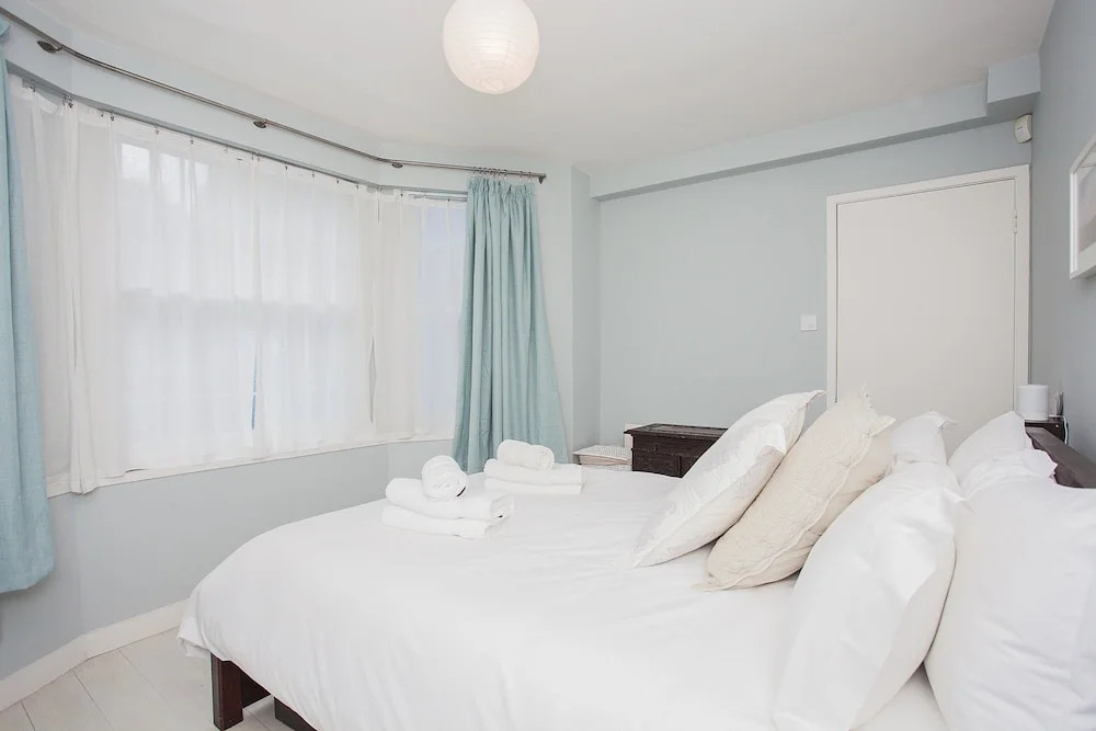 2 Bedroom Flat Near Portobello With Garden