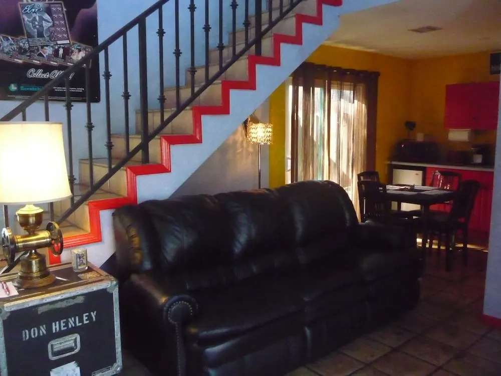 Woodland Hills Calabasas Guesthouses
