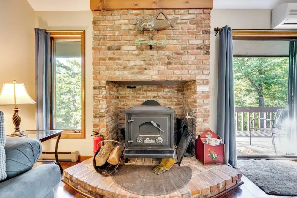Near Skiing & Hiking! North Conway Gem w/ Balcony