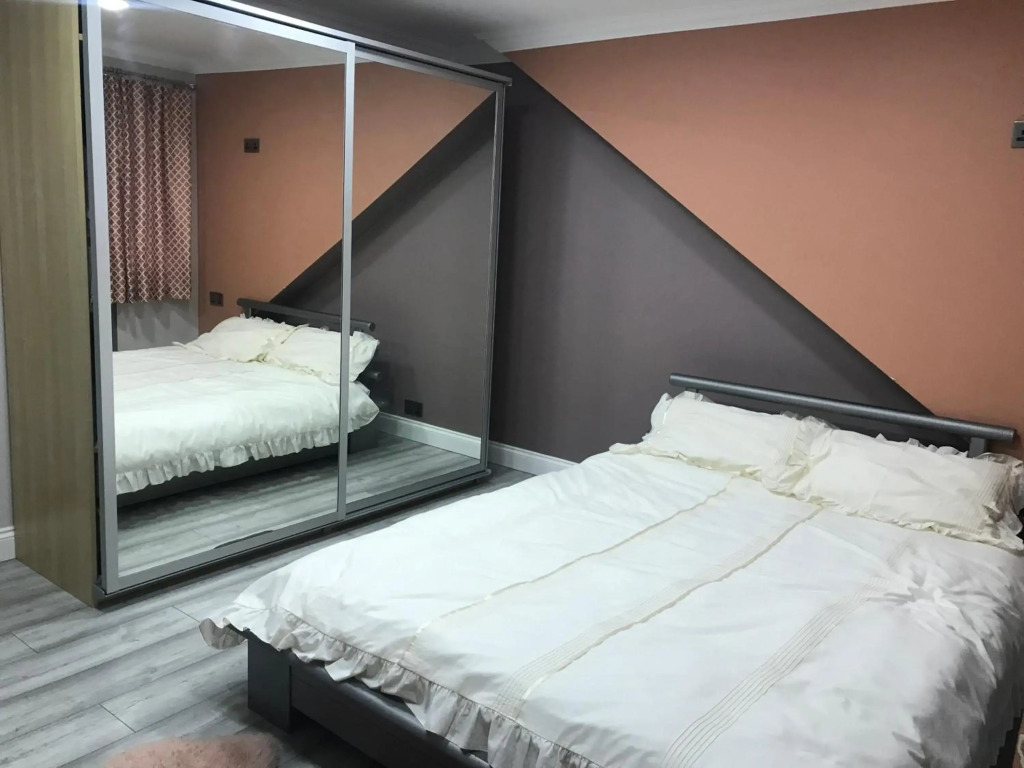 2 bedroom Apartment for companies workers and professionals only! Not for pleasure , no parties and gatherings please