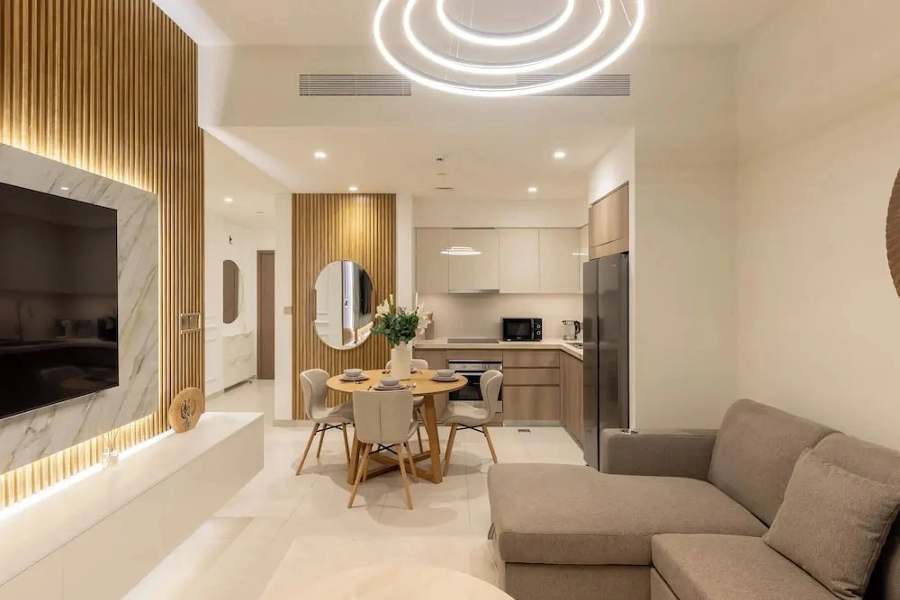 Spacious 2BR with Burj Khalifa View