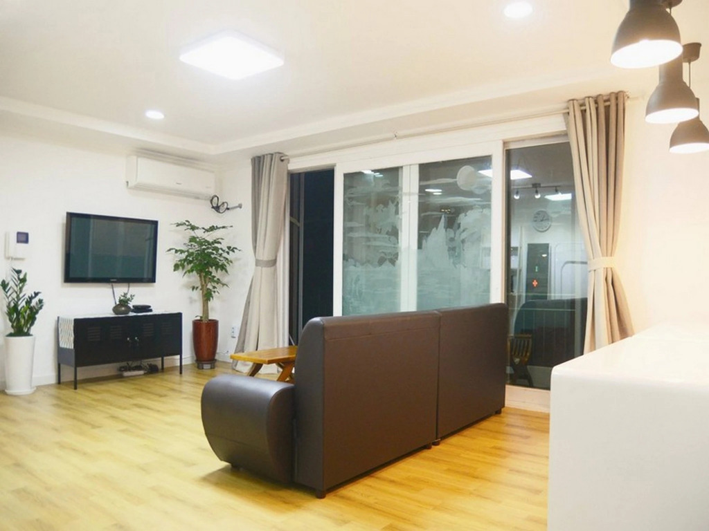 Nana House