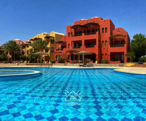 Amazing Pool And Lagoon View 2br Apartment