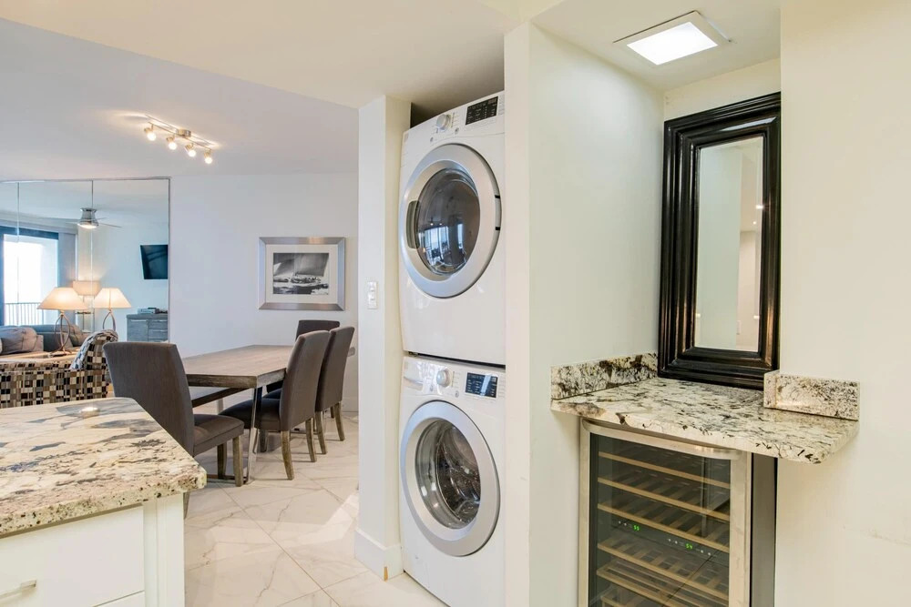 Windward Pointe 1402