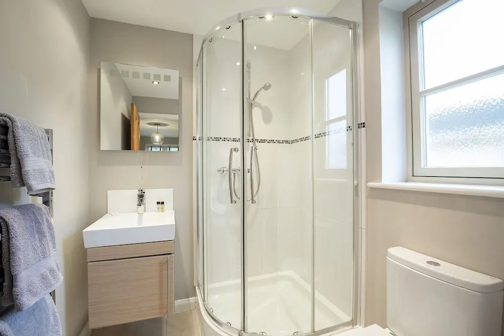 Elliot Oliver Cotswold Style 4 Bed House