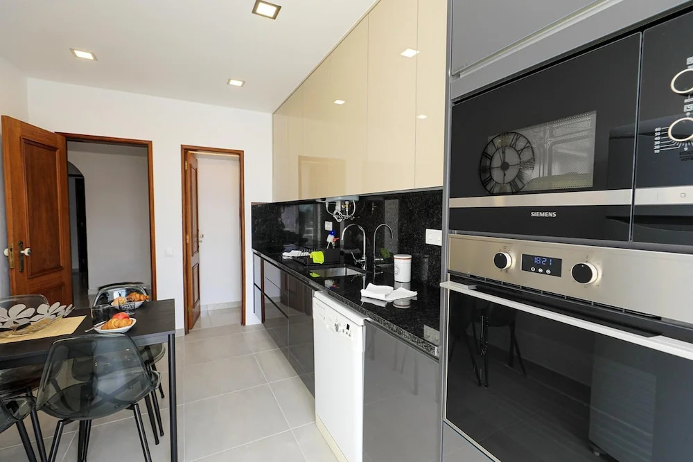 C23 - Parkway Entrance Apartment in Lagos