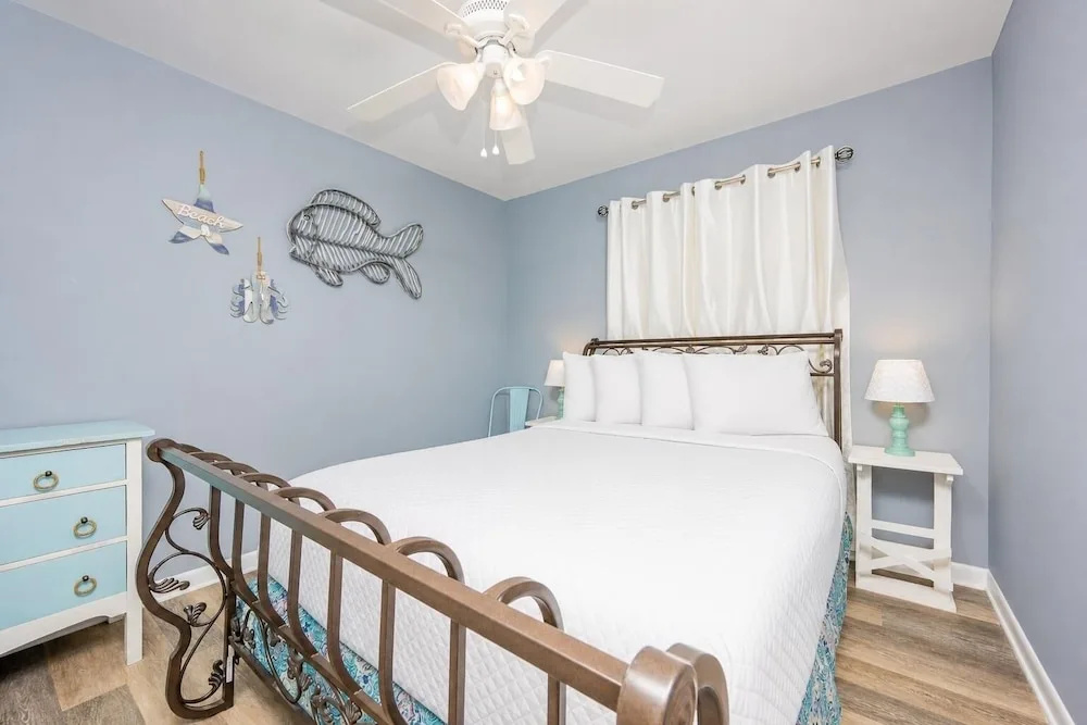 Mariner Lakes 40 2 Bedroom Condo