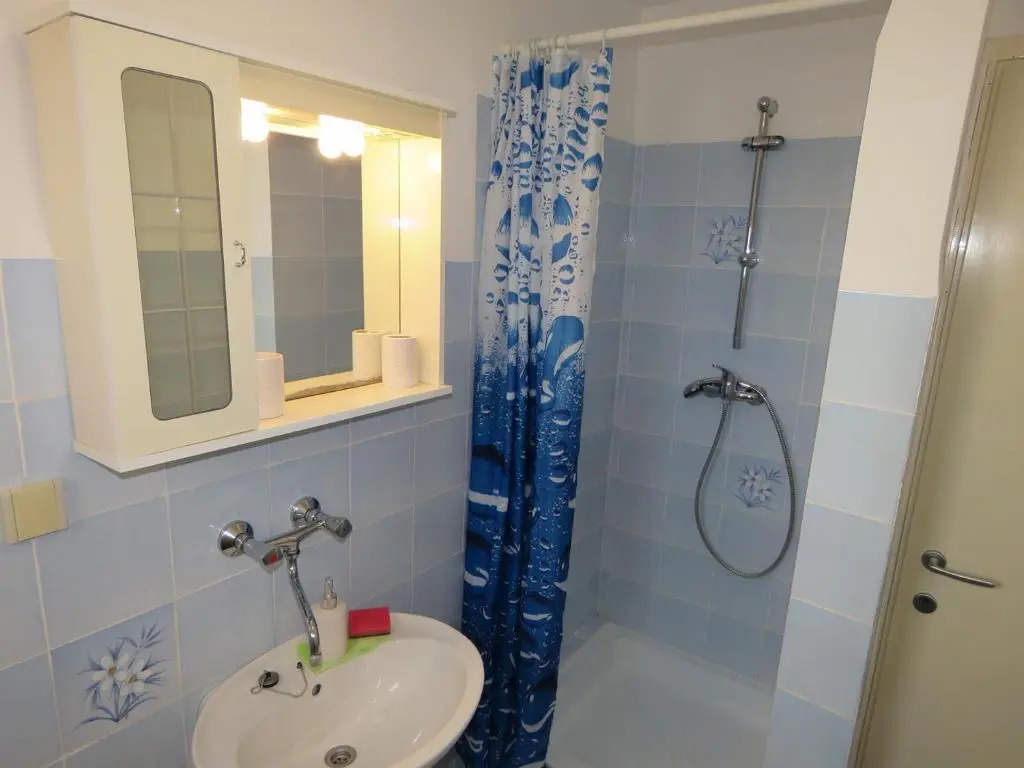 Apartment Banko A6 with Large Garden Near the Sea