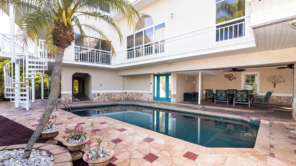 Dolphin Resort
