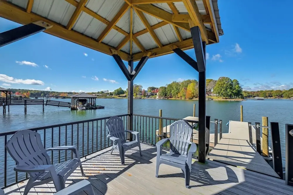 Spacious Lake Norman Retreat w/ Boat Ramp!
