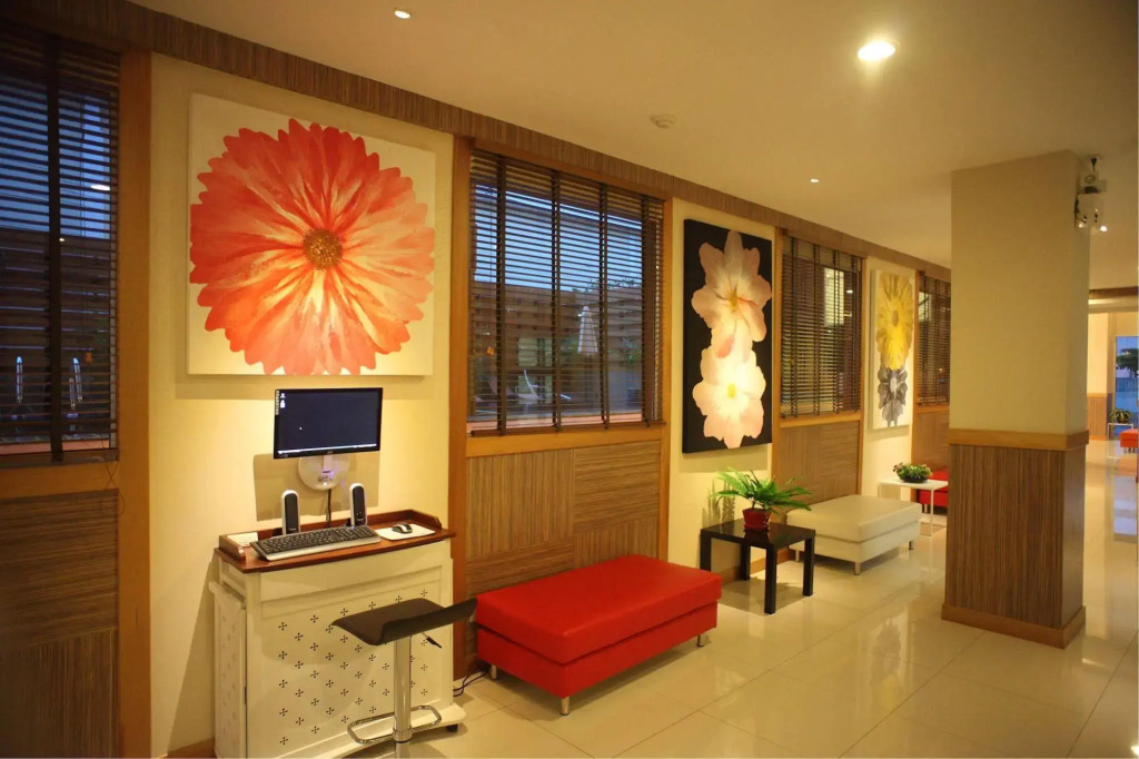 Prom Thailand Cultural Centre Hotel