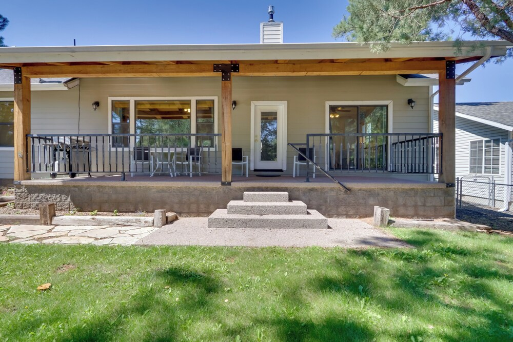 Modern Show Low Home w/ BBQ & Fire Pit!