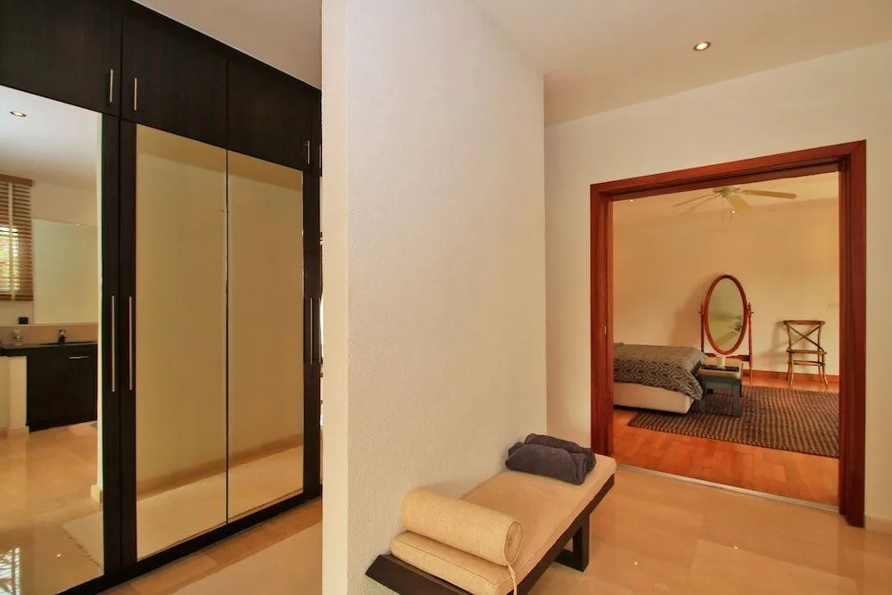 Pattaya Sunset Villa 4 Bedroom Sleeps 8