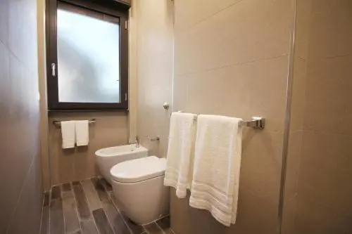 Eur Bright Spacious terraced Apartment