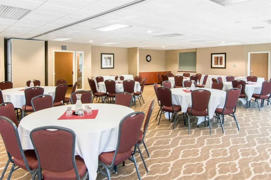 Comfort Suites Linn County Fairground and Expo