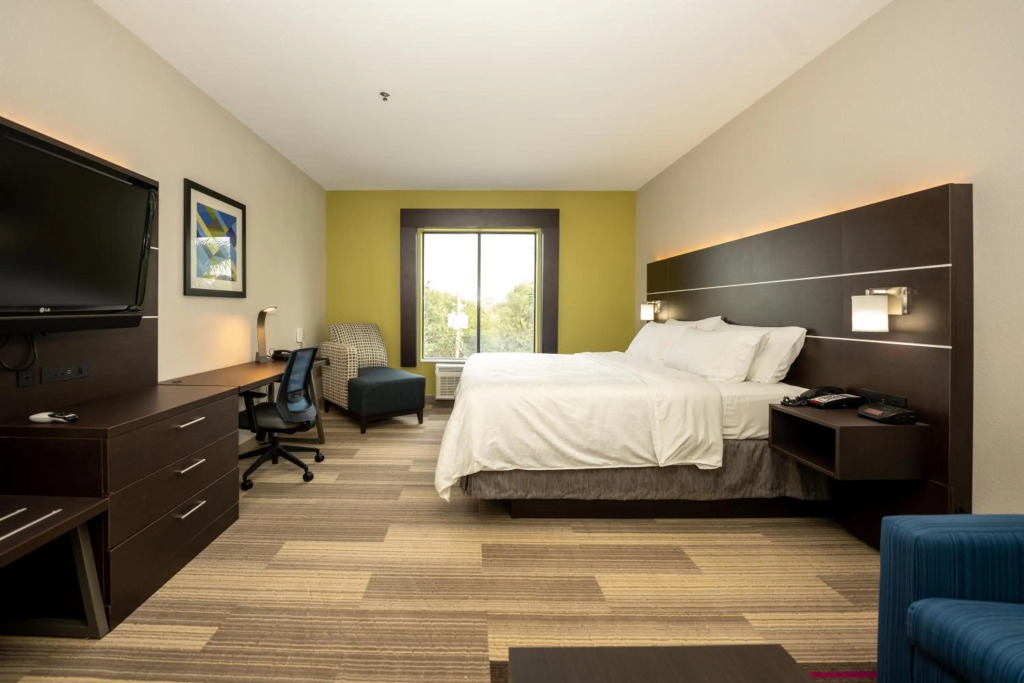 Holiday Inn Express & Suites Deer Park by IHG
