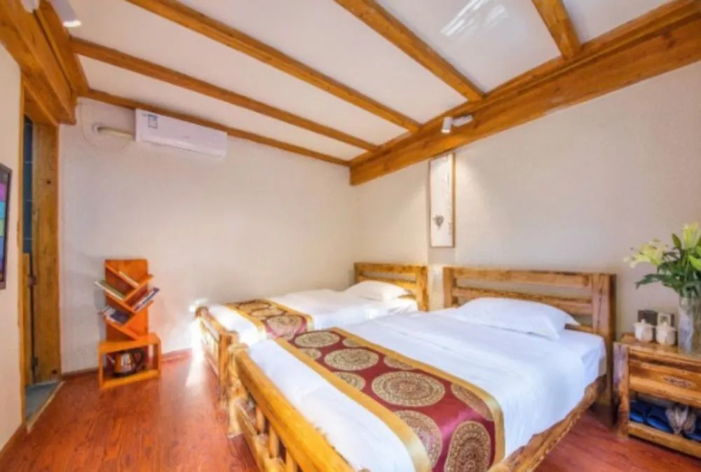 Yilanfenghua Hostel