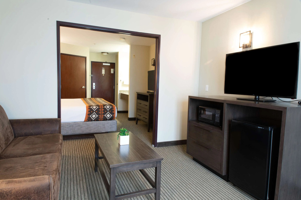 Oxford Suites Pendleton