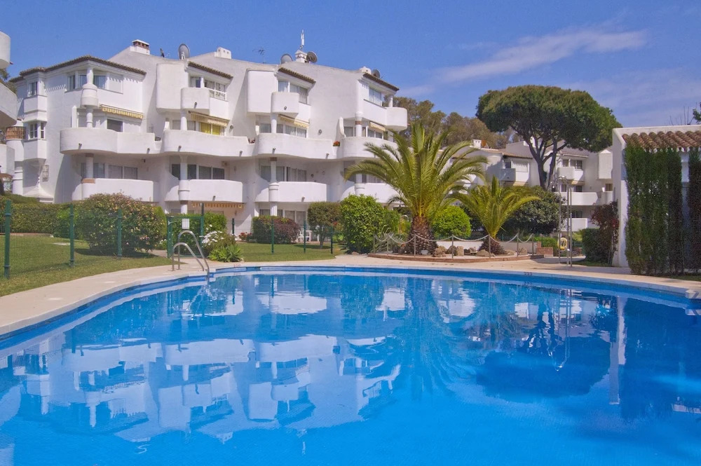 Spacious duplex apartment near the beach