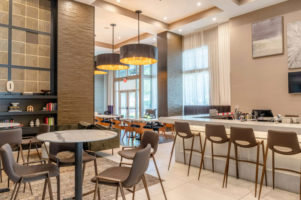 TRYP by Wyndham Savannah