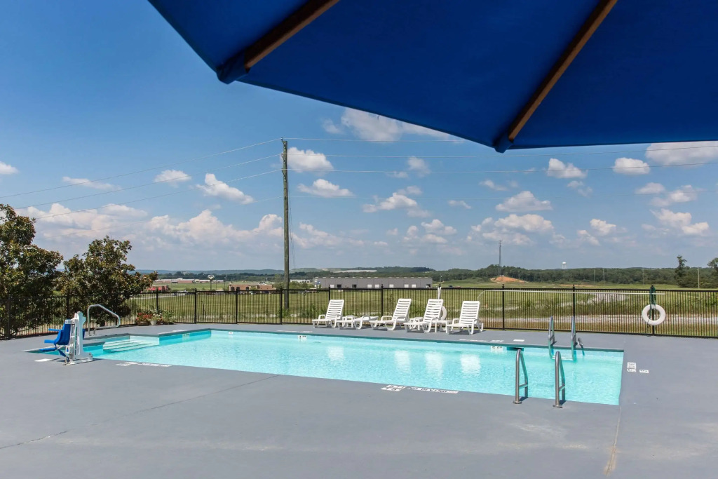 Quality Inn Calera I-65 exit 231