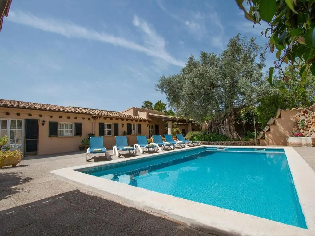 Can Suavet Dos - a great 3 bedroom villa with AC and private pool 15 mins walk to supermarket