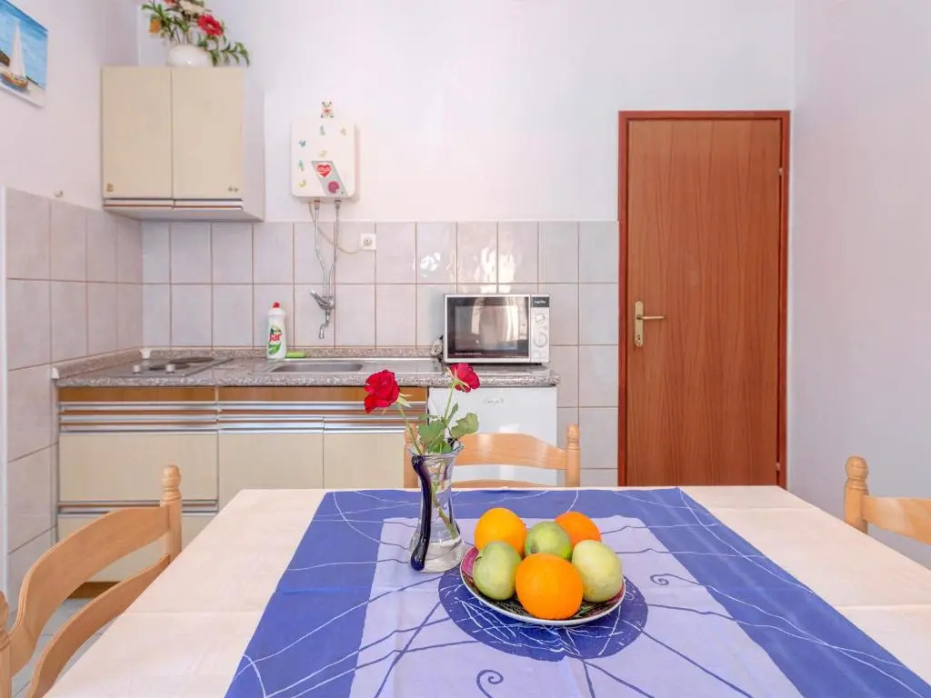 Apartments Srhoj